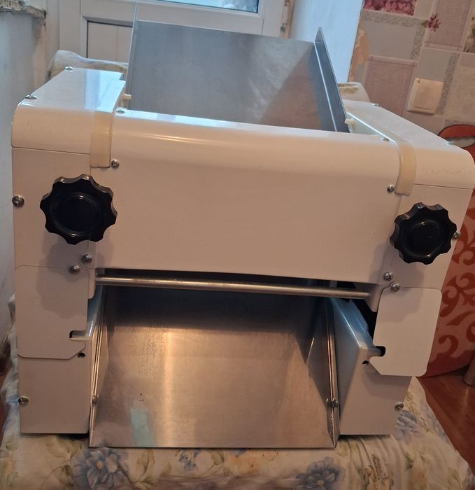 Тесто мес и тестораскатка