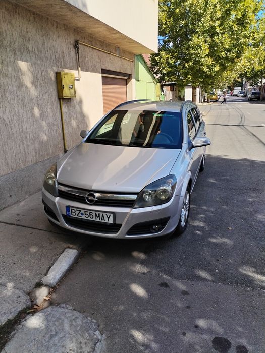 Vând Opel Astra H Combi, an 2006, motor 1.6 benzină


Vând Opel Astra