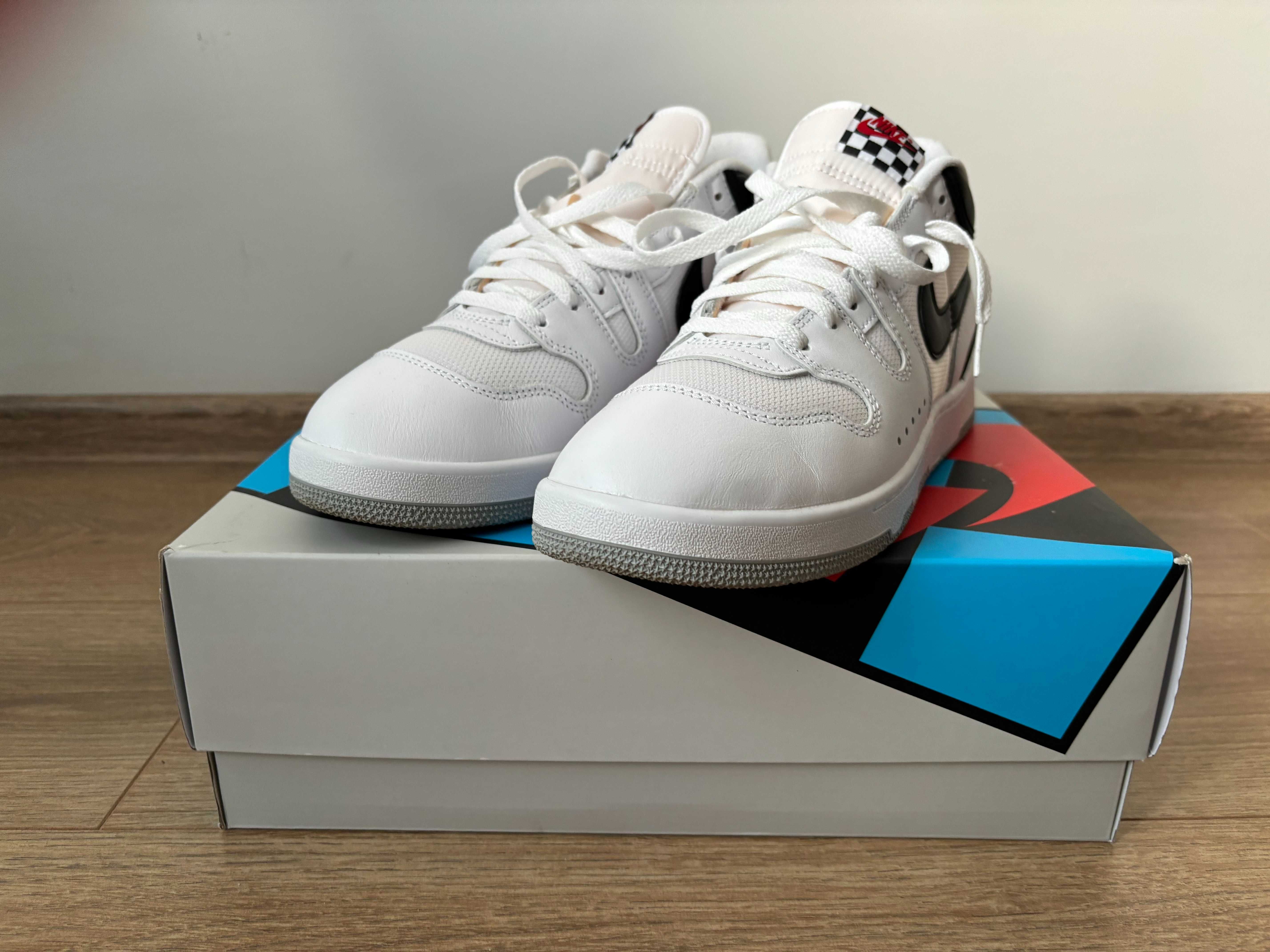 Маратонки Nike Attack White/Black-White 44.5