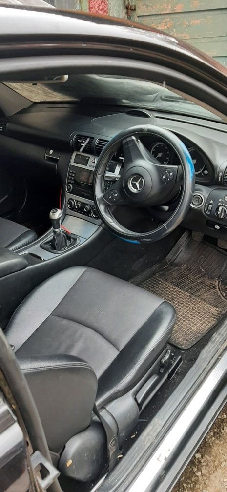 Vând sau schimb mercedes w204