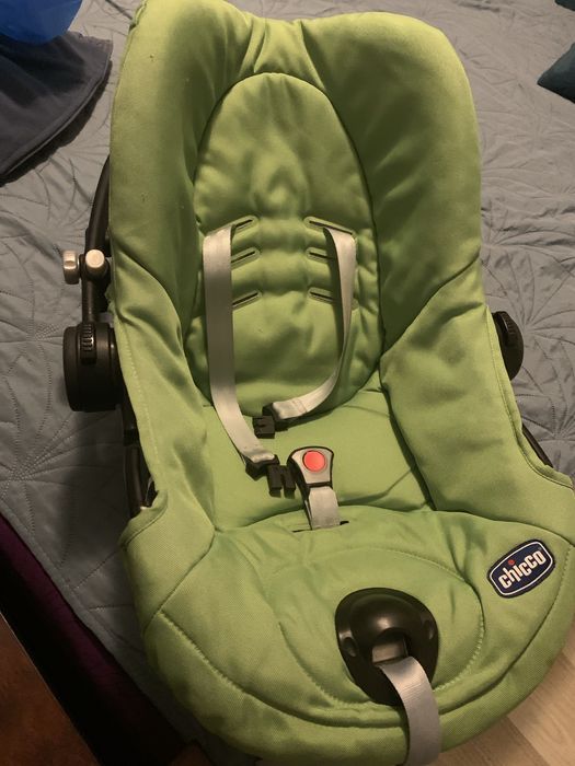 Scoica auto Chicco foarte putin utilizata