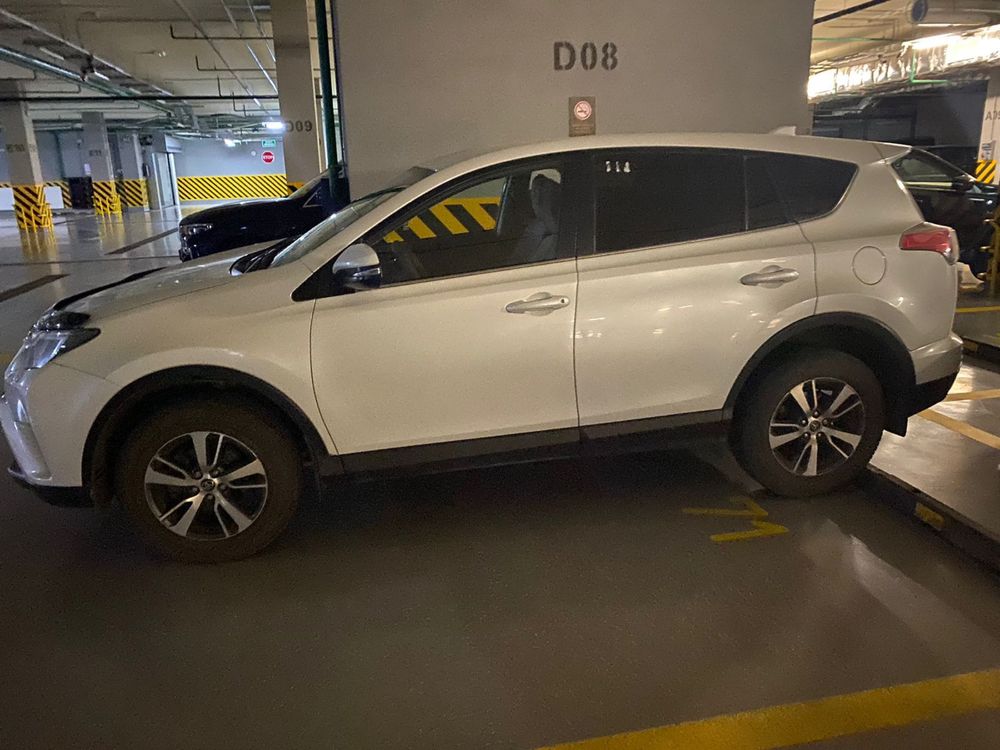 Машина Toyota Rav 4,2019 года