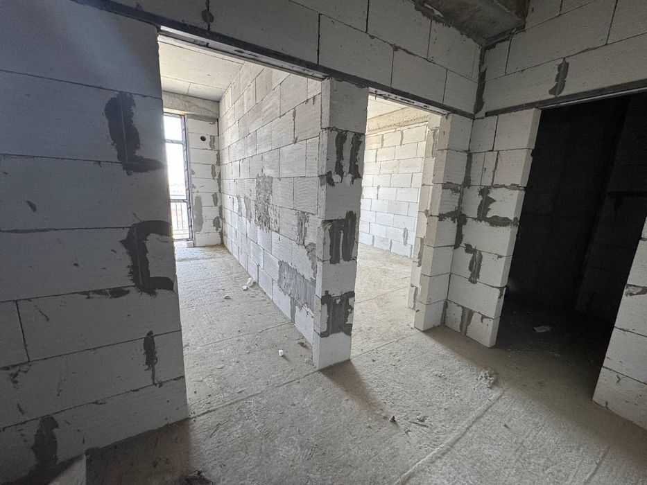 Bukhara cityda 10 qavatli elitni domning 6-qavatida joylashgan 1 xonal