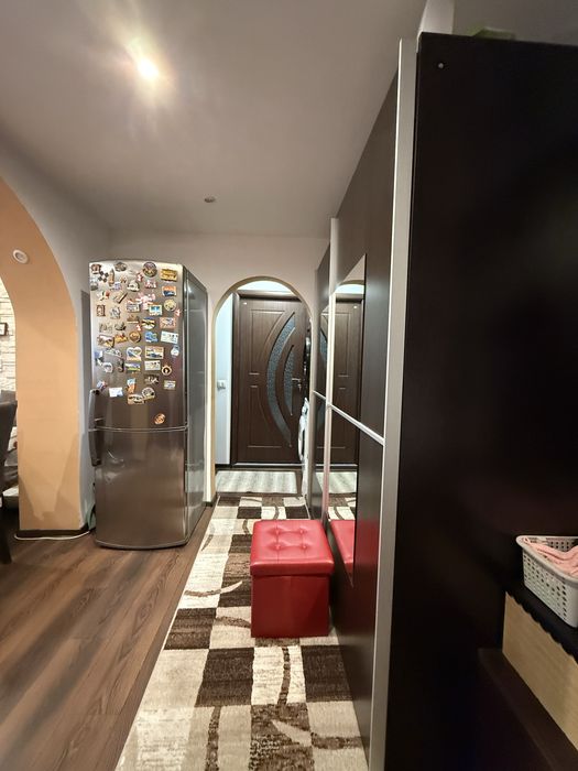 Vand apartament in Onesti etaj 1