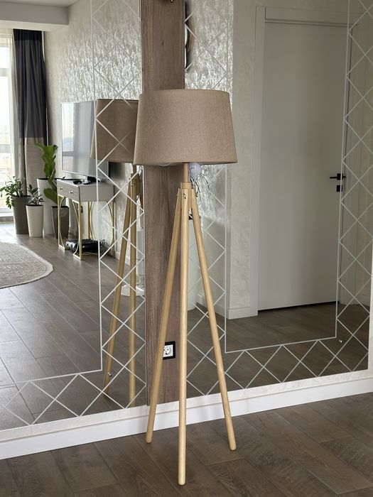 Продам торшер в идеальном состоянии