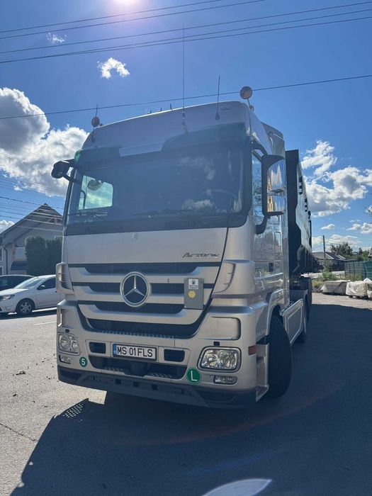 Vând ansamblu Mercedes Actros și semiremorca