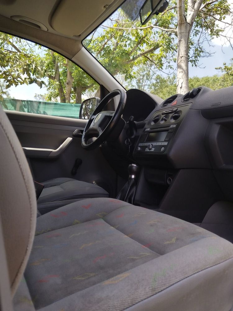 Продавам VW CADDY 1.9 TDI