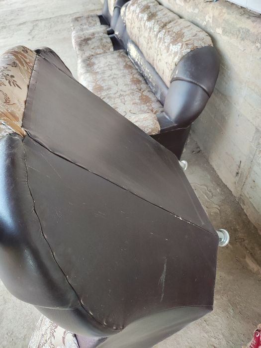 Срочно продается диван