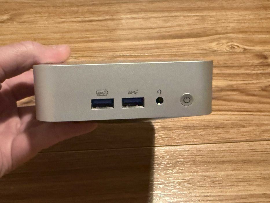 Geekom A7 Mini PC`Ryzen 9-7940HS/64GB DDR5/2000GB SSD NVMe Gen 4