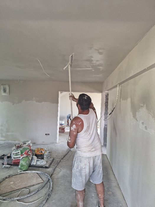 Servicii profesionale glet mecanizat și vopsitorii