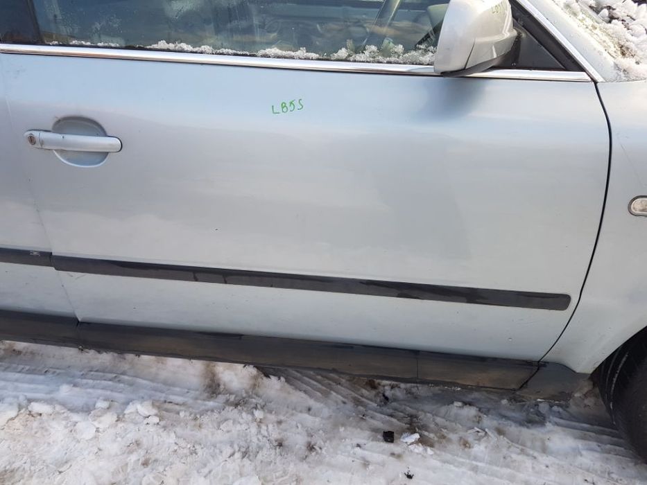 Usa / Portiera Dreapta Fata VW Passat B5.5 Break / Variant 2000 - 2005 Cod Culoare LB5S