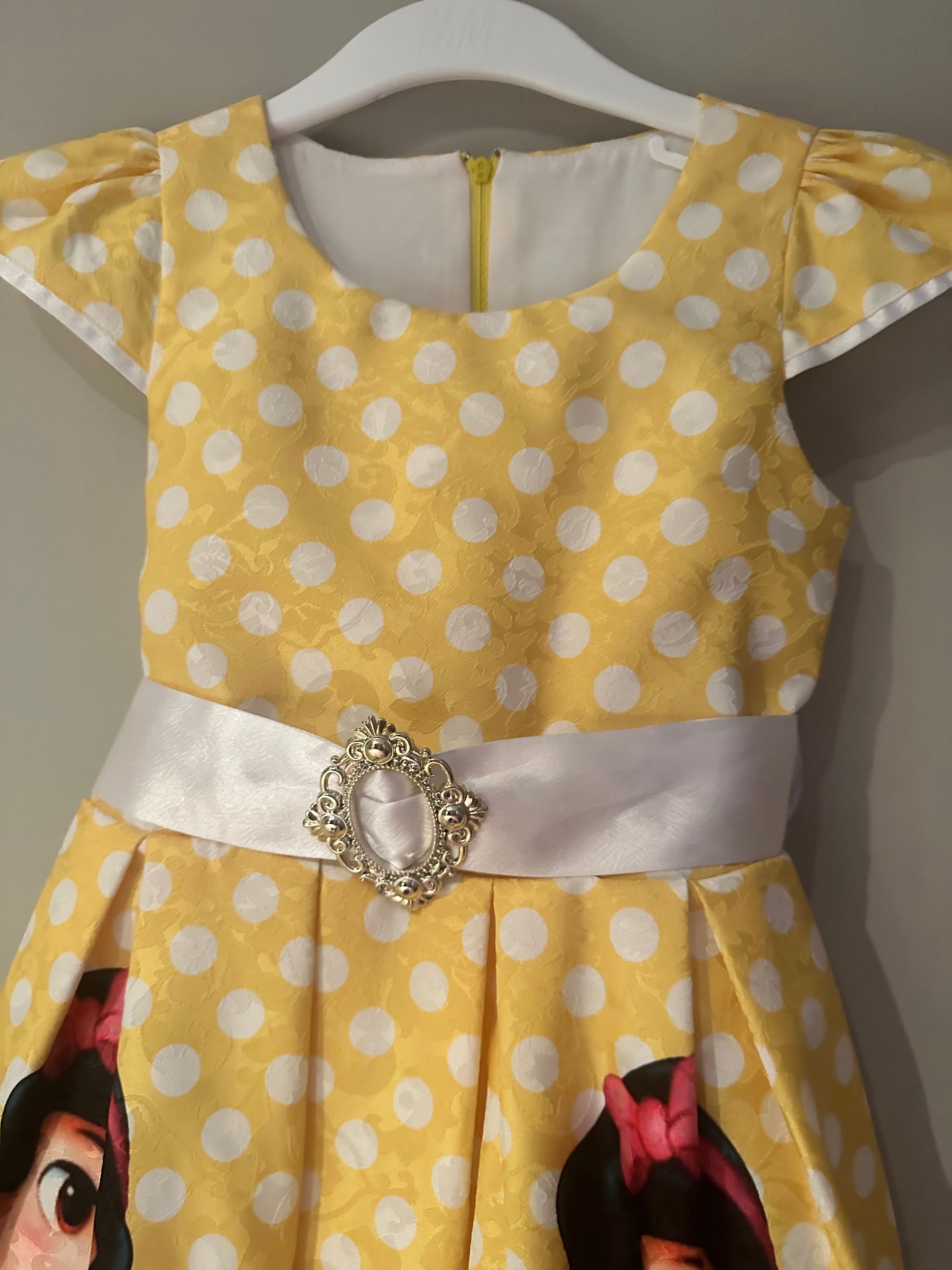Официална детска рокля в жълто със Снежанка