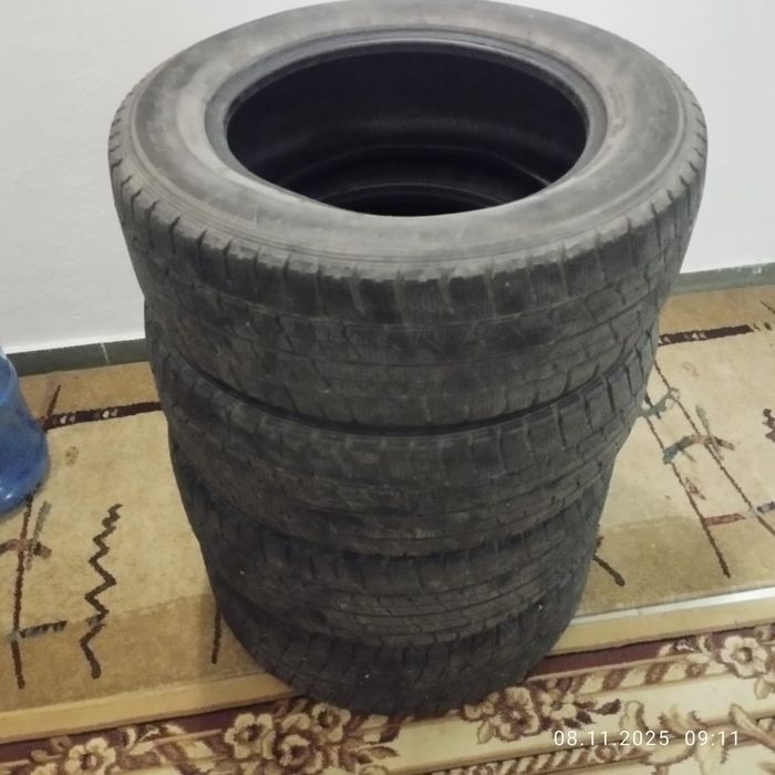 Зимние шины 16 липучки Goodyear