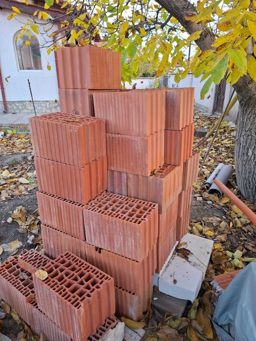 Тухли 25 младост