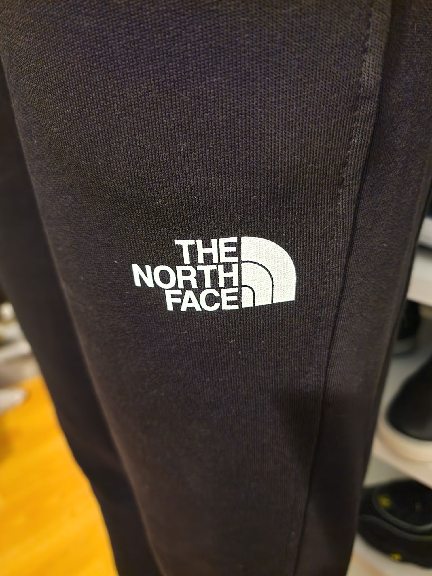 Pantaloni The North Face Standard mărime XL