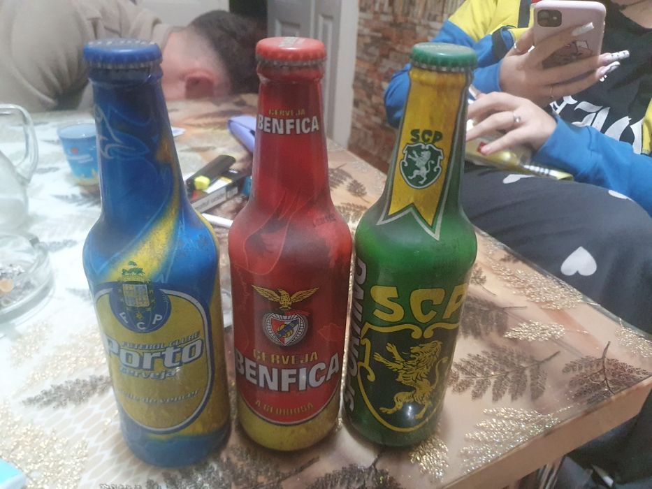 3 sticle bere din 2001 cu marile forțe fotbalistice din Portugalia