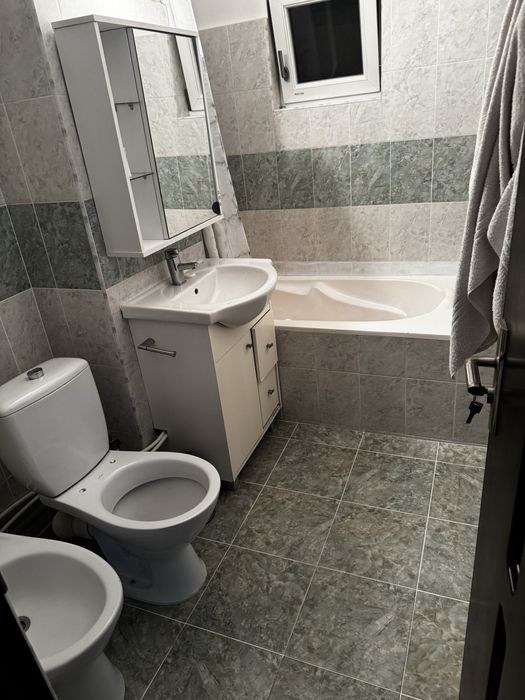 Chirie apartament central Bals 3 camere decomandat