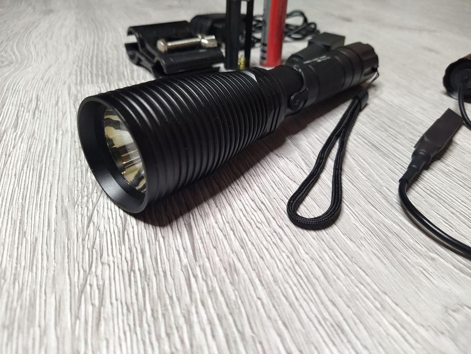 Lanterna Airsoft Vanatoare POWER LIGHT 521 Led Cree T6 NOU!