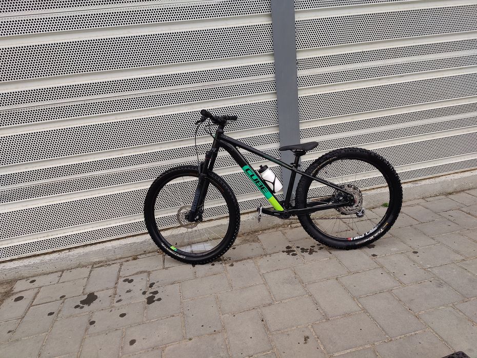 Bicicleta hardtail/dirt jumper cube acid 260
