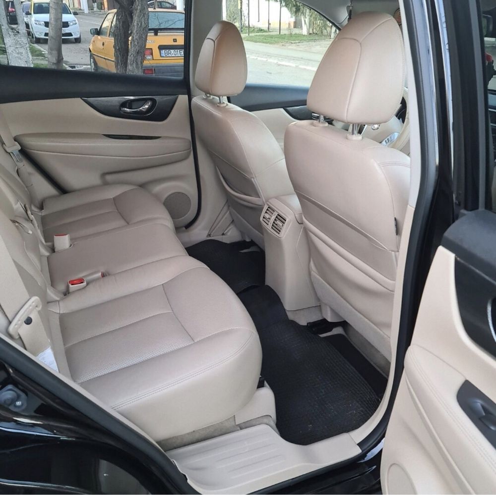 Nissan X-Trail Tekna 1,6 D 4*4 , 121000 km , 360* , negru cu piele bej