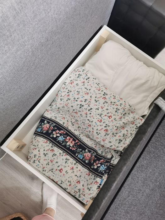 Fotoliu Pat Extensibil Ca NOU Frumos Modern Gri deschis Cu Lada Haine