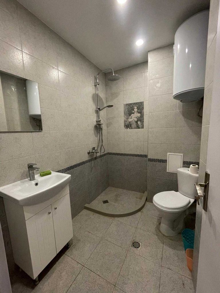 Продава се Двустаен апартамент в Варна, Базар Левски - 65 кв.м за 12 €/кв.м - Снимка #5