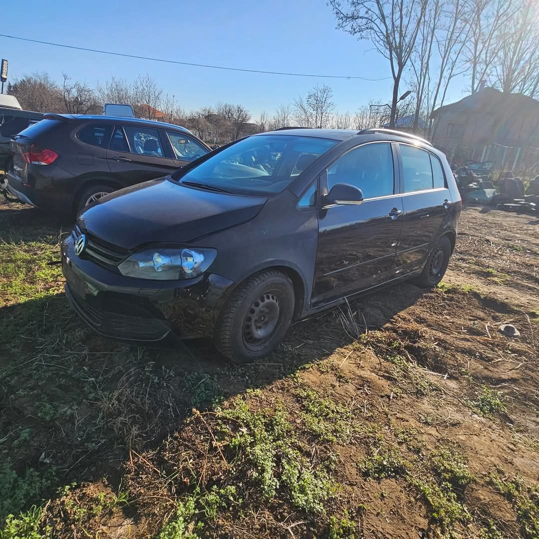 • GOLF PLUS 2.0 дизел CBD на ЧАСТИ както и ВСЯКАКВИ части за Голф 5ци