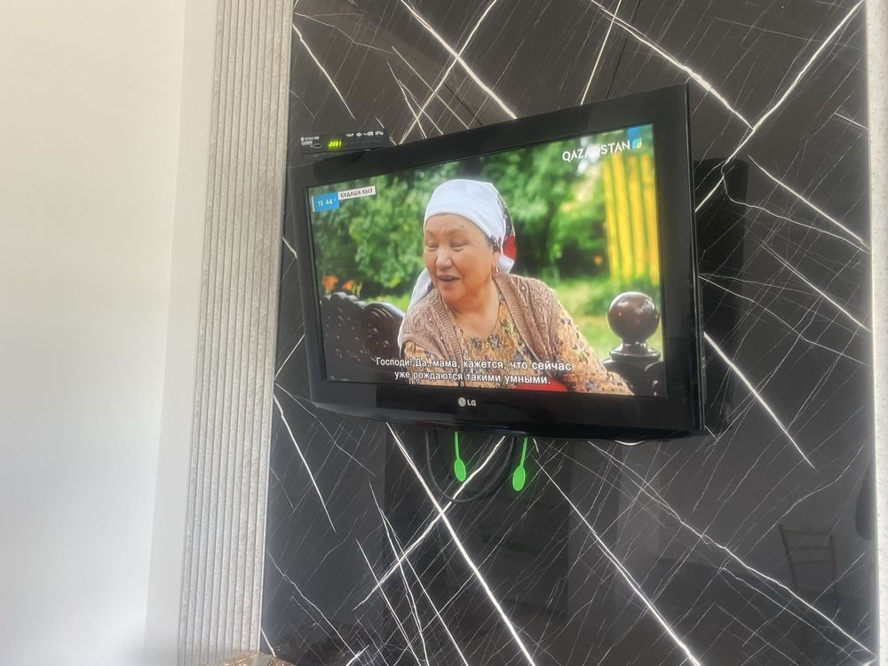 Продается телевизор.