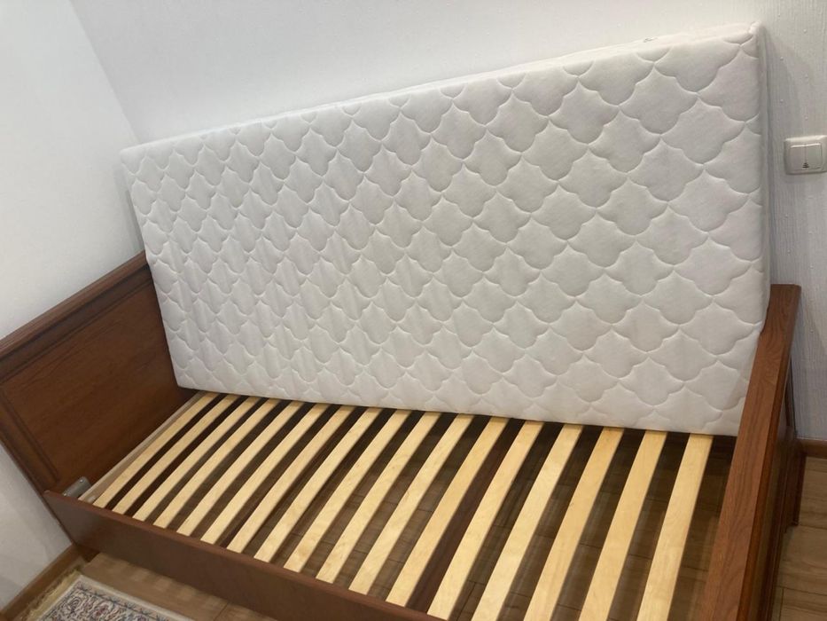 Спальняя кровать