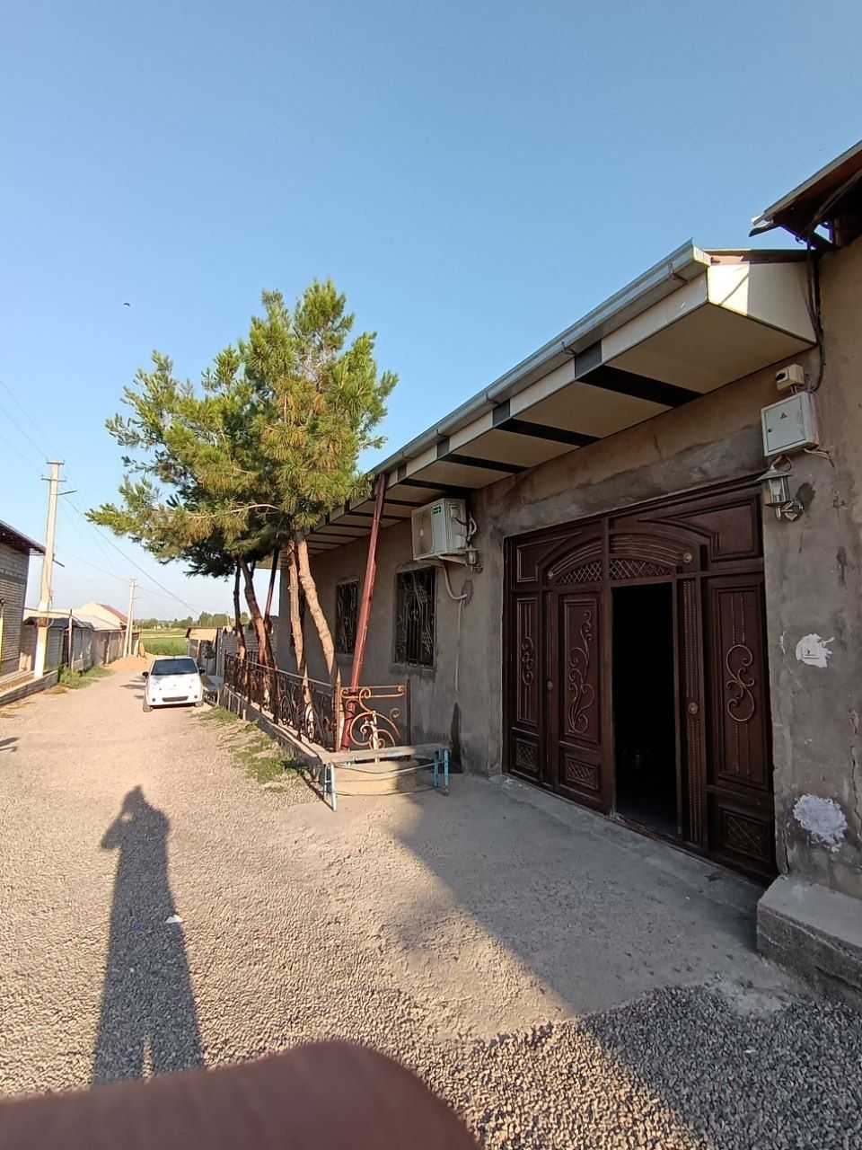 Nazarbek tekstilda uchastka sotiladi