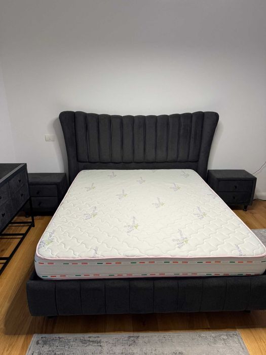 Dormitor complet + 2 carpete – stare excelentă