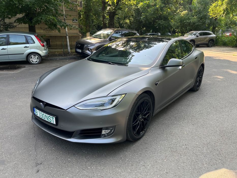 Tesla Model S Încărcare Gratuită Tesla / Schimb cu Y