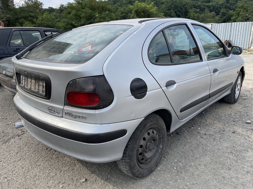 Reno Megane 1.6 90hp 1997 На Части