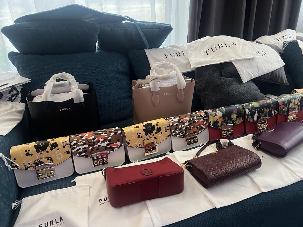 Furla Metropolis със сменяеми капаци.100% оригинал.17х13см.