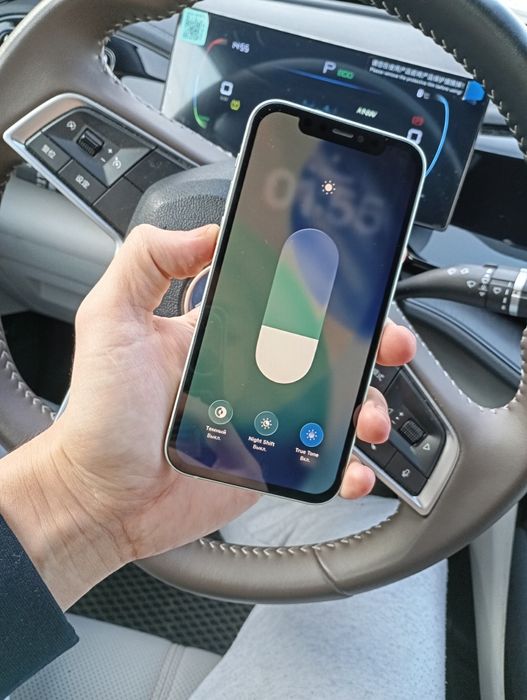 Айфон 12 в отличном состоянии