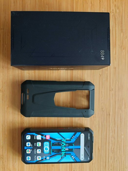 Неразрушим Телефон Tank 4: MIL-STD-810H, 11,600mAh и Вграден Проектор