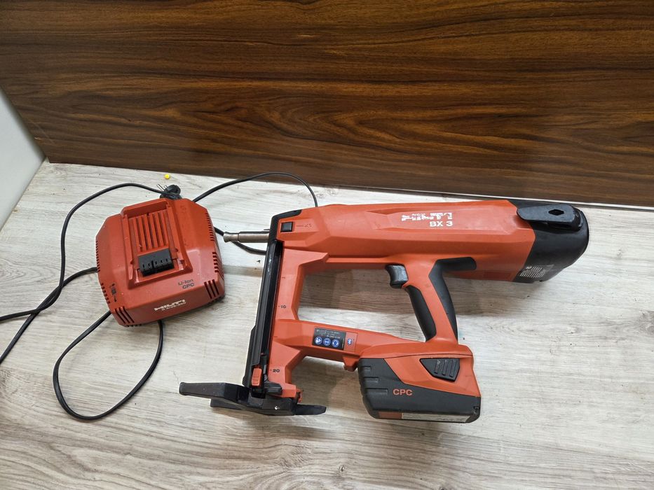 Pistol de batut cuie in beton si metal  Hilti BX 3