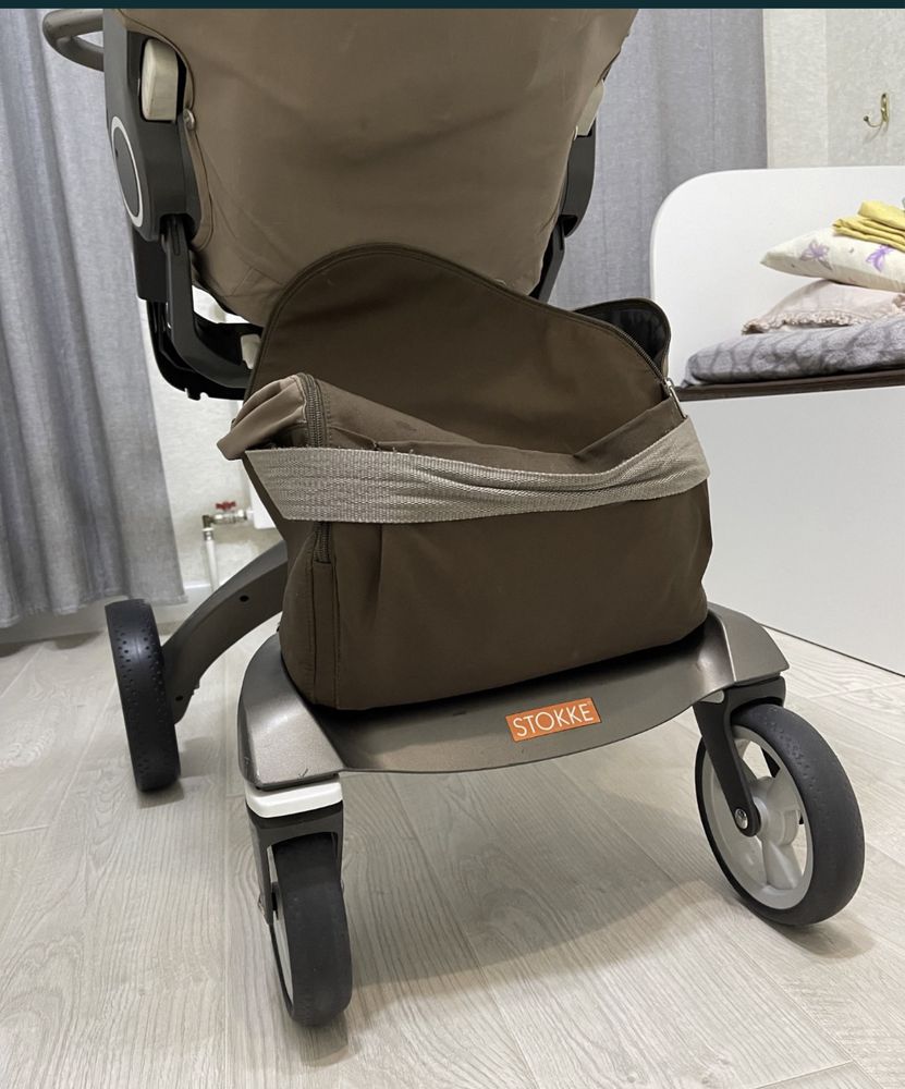 Коляска Stokke 2в1, есть люлька и прогулочный блок, также в комплекте