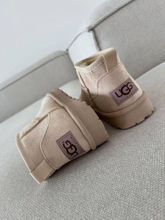 Ugg dama clasic