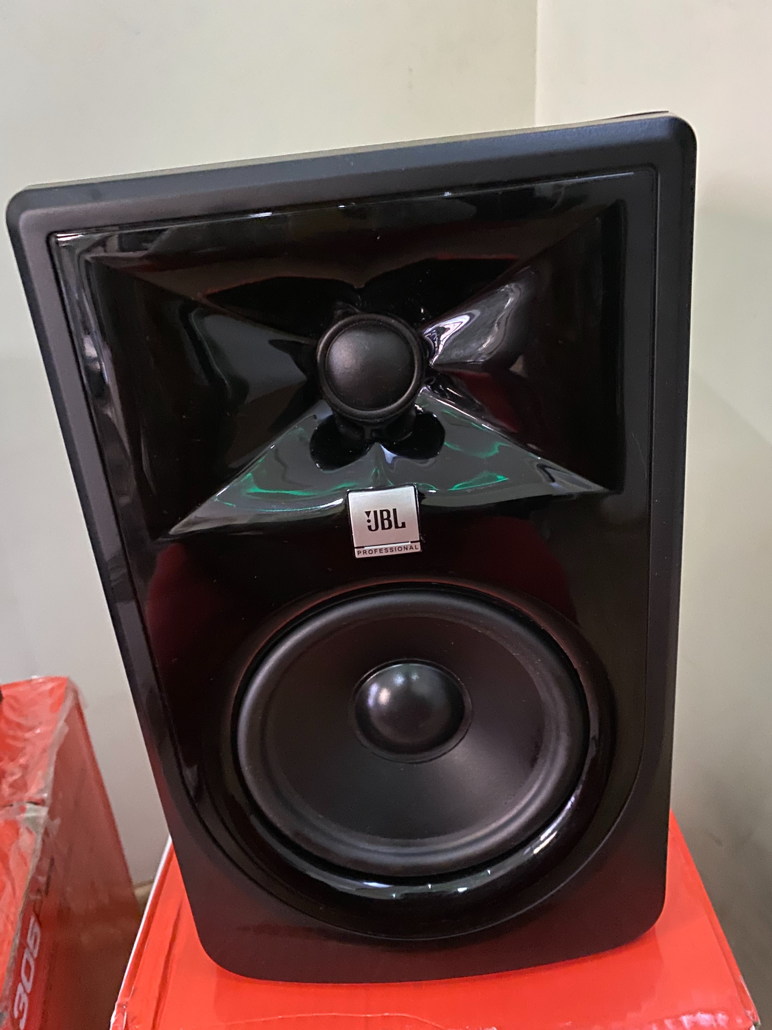 Студийные мониторы JBL 305P mkll