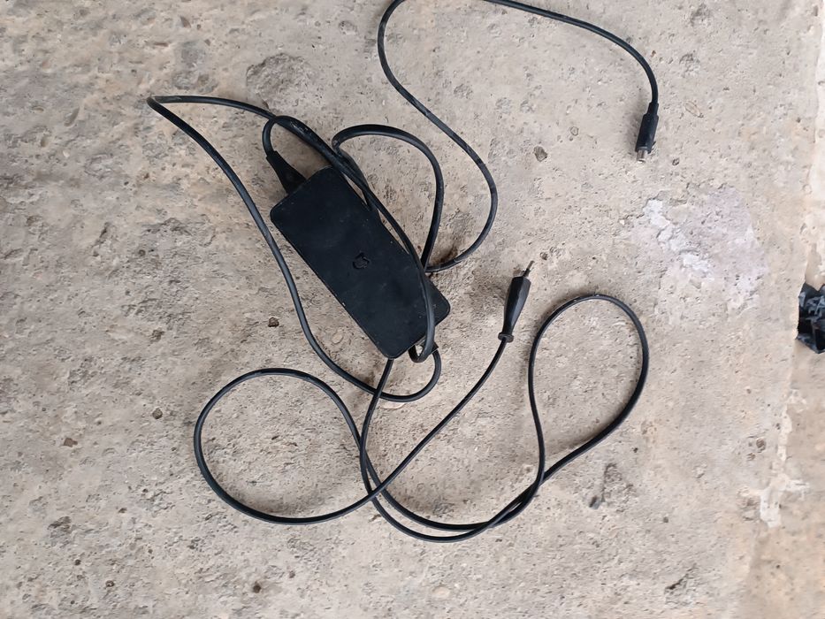 Vând trotineta electrica Xiaomi esențial cu ecran defect