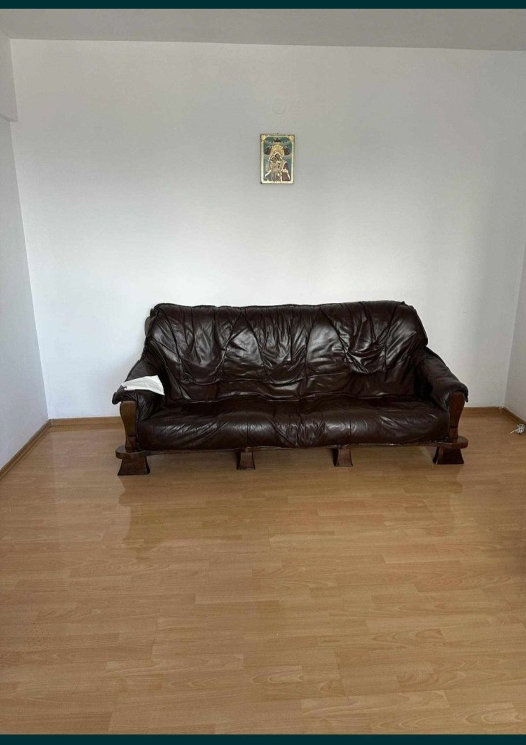 Închiriez apartament