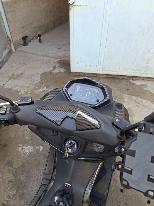 Skuter srochna sotiladi kelishiladi