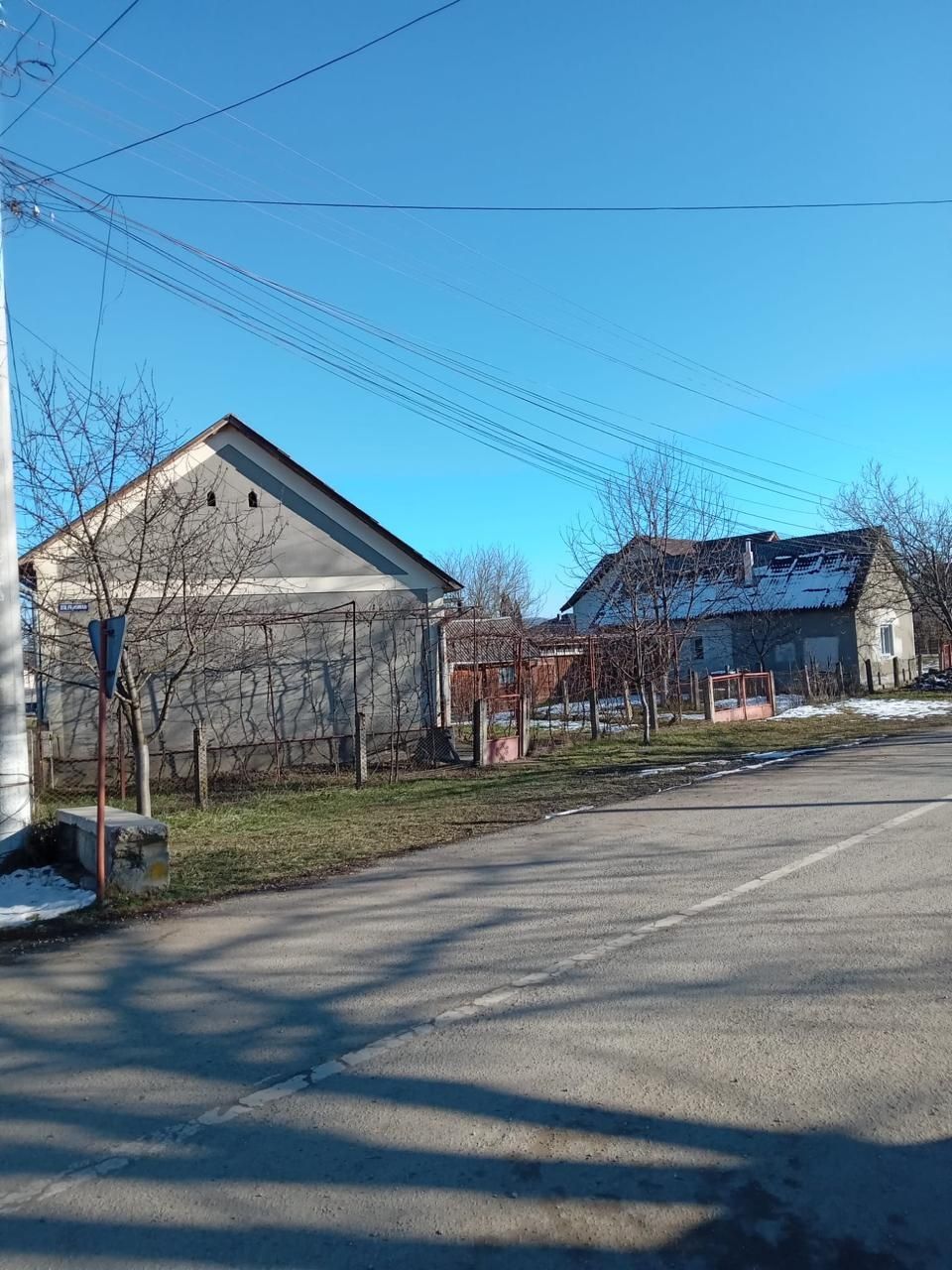Proprietate in Beclean, strada principala, 2 constructii, 10 ari teren
