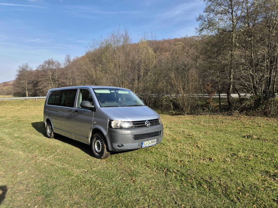 Vând dubă 8+1 locuri T5 Caravelle, an 2011-model lung