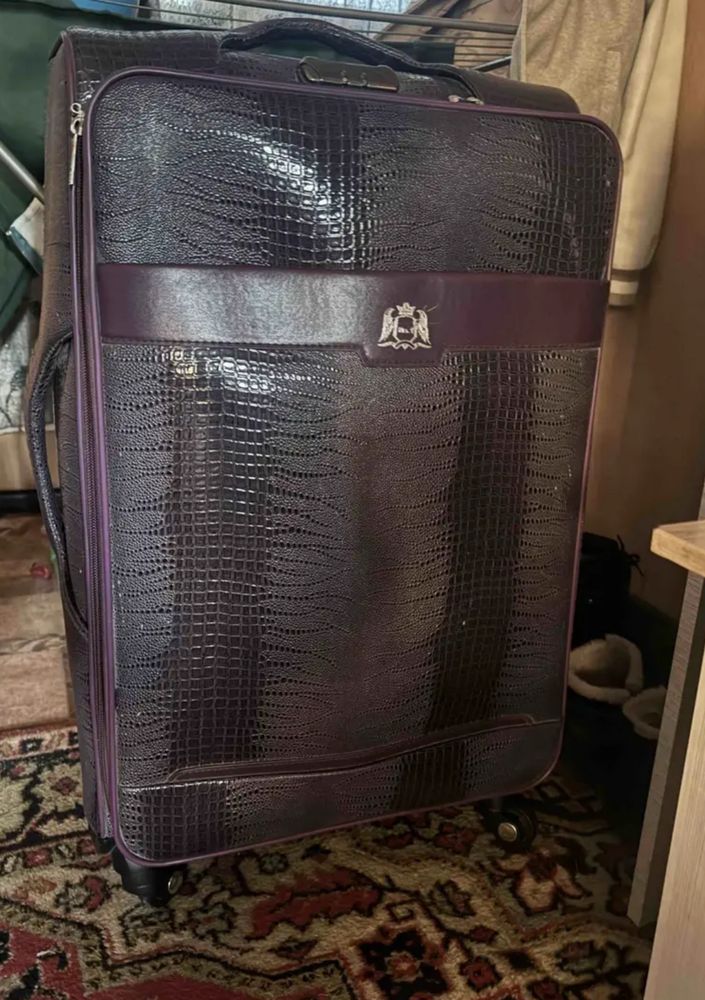 Продам чемодан!