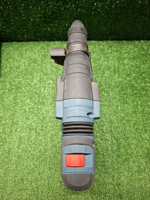 Безчетков перфоратор на Bosch GBH 18V-26 F