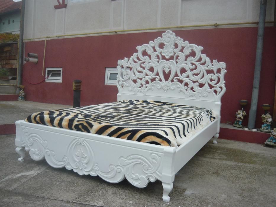 Pat dormitor sculptat