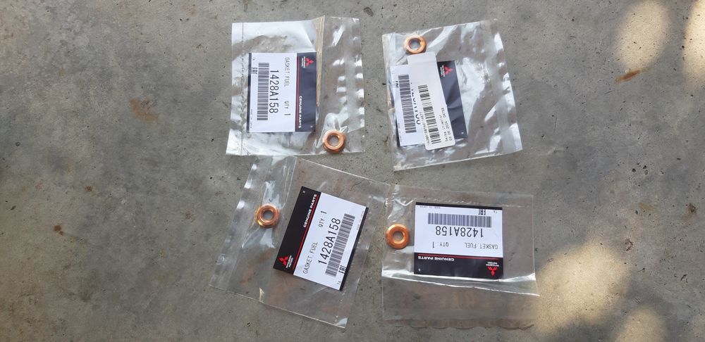 Saibe de foc +suruburi injectoare +senzor maf mitsubishi  asx original