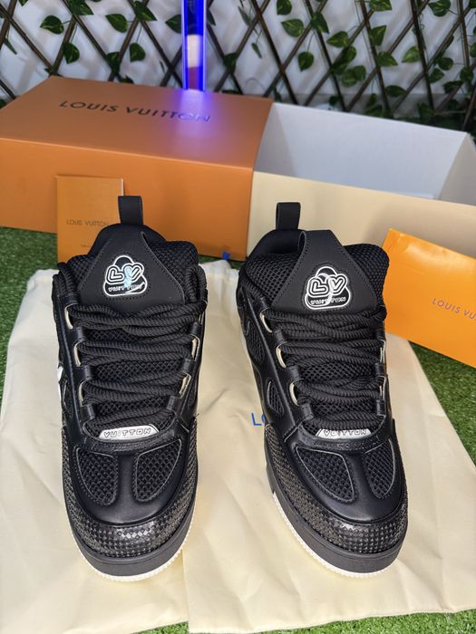 Lv  Skate negru